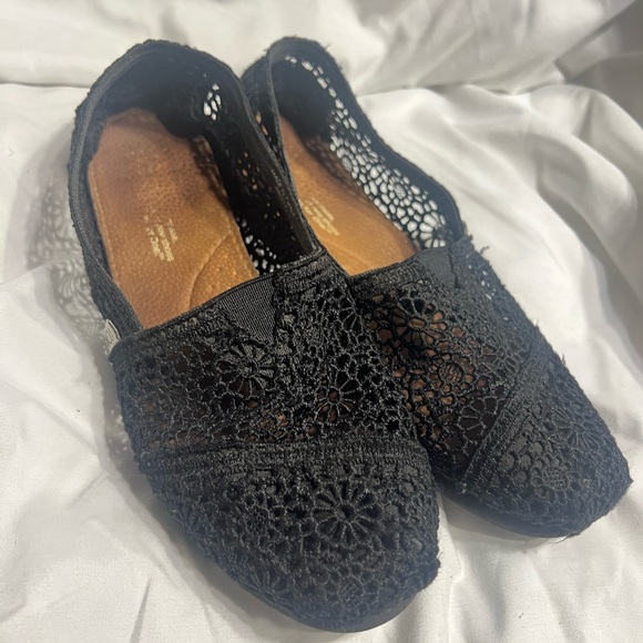 TOMS Women’s Black Crochet Slip On Flats Shoes Size 7 Casual Comfort Summer - Picture 6 of 8